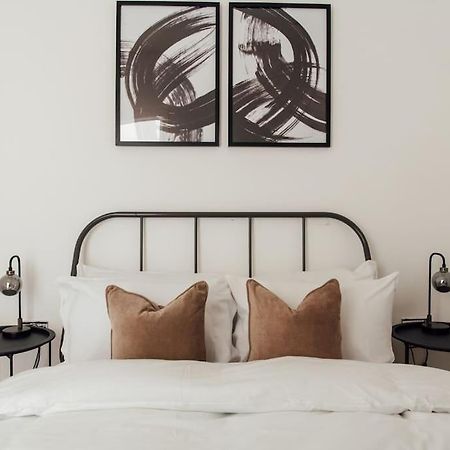 Stylish 2 Bedroom Flat In Ilford, London Bagian luar foto