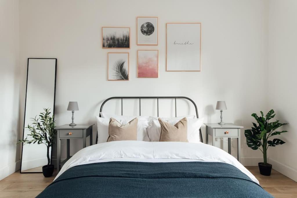 Stylish 2 Bedroom Flat In Ilford, London Bagian luar foto